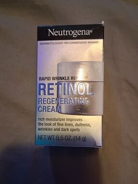 Neutrogena Retinol Regenerating Cream